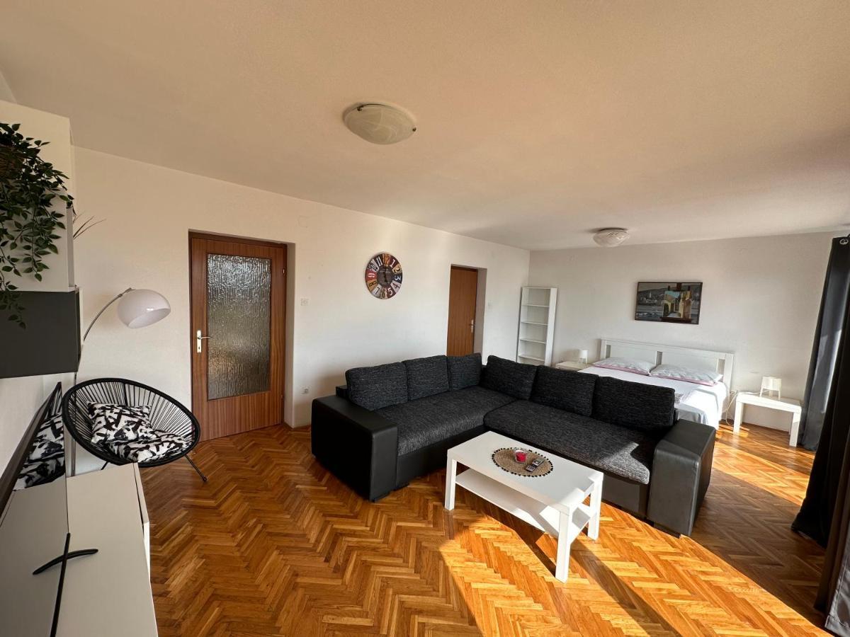 Apartments Matejcic Crikvenica Exteriör bild